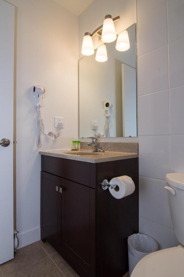 Northwood Plaza Hotel พรินซ์จอร์จ ภายนอก รูปภาพ